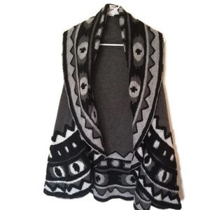 Max Studio Cape Pocho Sweater 
Textured Black Gray